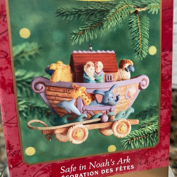 🆕🎄 HALLMARK “SAFE IN NOAH’S ARK“ KEEPSAKE ORNAMENT. RARE & RETIRED! NEW IN BOX! - Picture 4 of 4